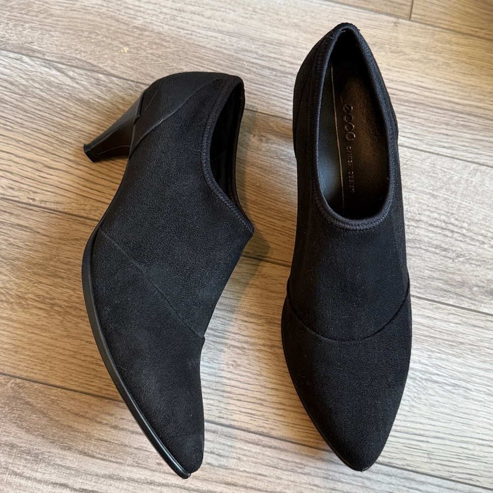 Ecco Black Alicante Suede Leather Shortie Ankle Bootie, Size 39 8.5